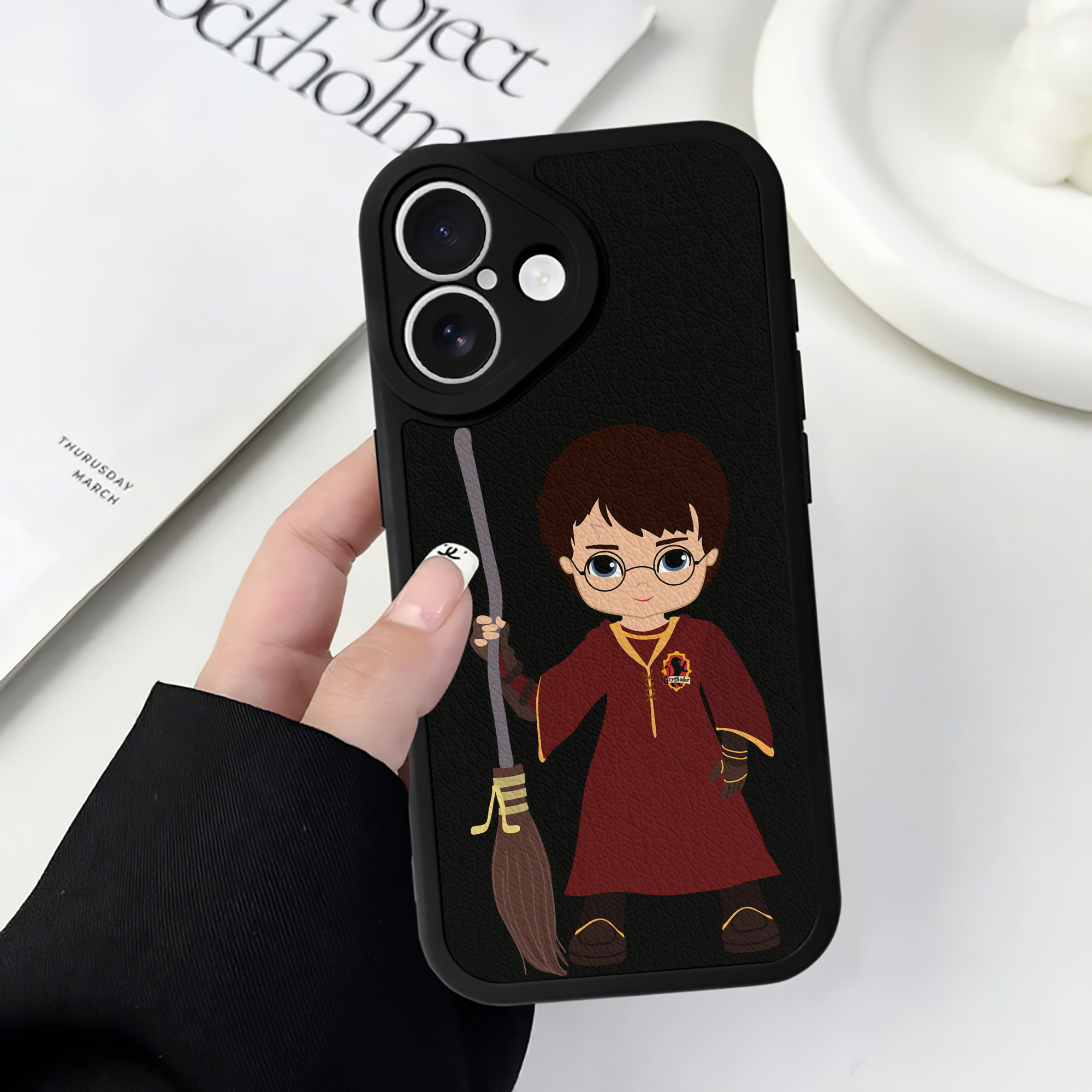 （画像用） Harry Potter ハリー・ポッターシリーズ 【iPhone 16シリーズ対応】シリコンスマホケース（レザー調） 材質：シリコン
